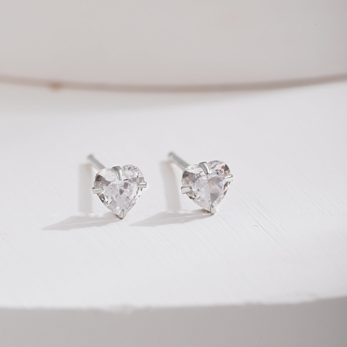 [Together]Sparkling Heart Shaped Simple Earrings