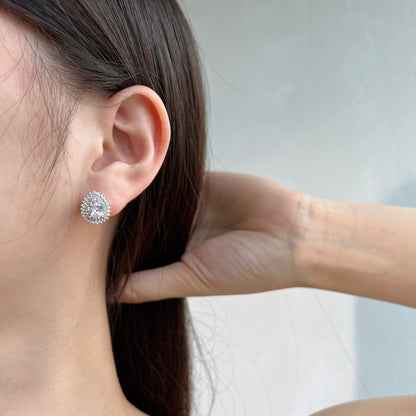 [Together]Delicate Gorgeous Pear Cut Daily Earrings